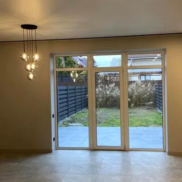 Центральна вул.