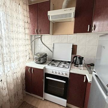 Степана Бандери вул., 10Б