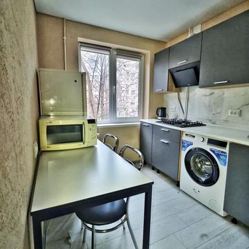 Університетський просп. (Гагаріна), 71