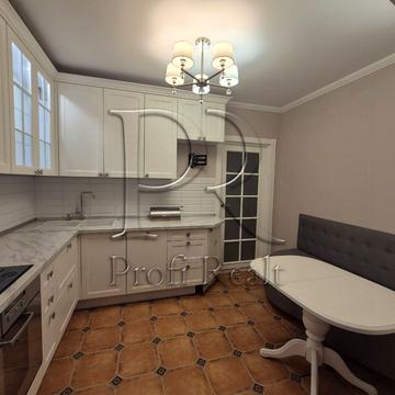 Автозаводська вул., 43