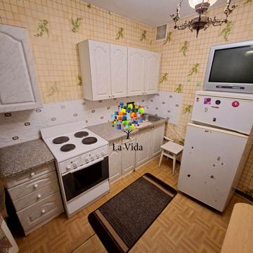 Вишгородська вул., 30