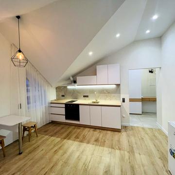 Квіткова вул., 1