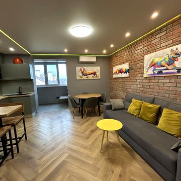 Академіка Лебедєва вул., 1