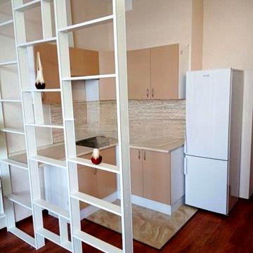 Нагірна вул., 18/16