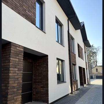 Ніжинська вул., 3