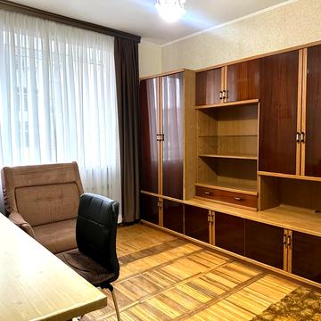 Володимира Великого вул. (Артема), 30