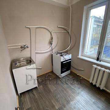 Щусєва вул., 8