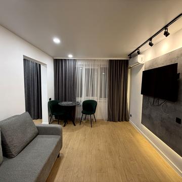 Дніпровська набережна вул., 5-А