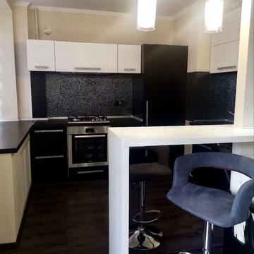 Дунайська вул., 35