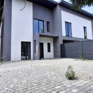 Молодіжна вул.