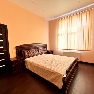 Академіка Глушкова просп., 9-Д