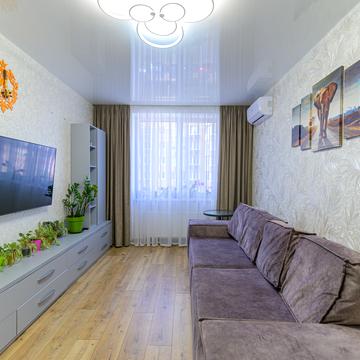 Молодіжна вул., 4