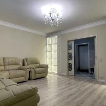 Володимирська вул., 1