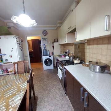 Дорошенка вул., 14