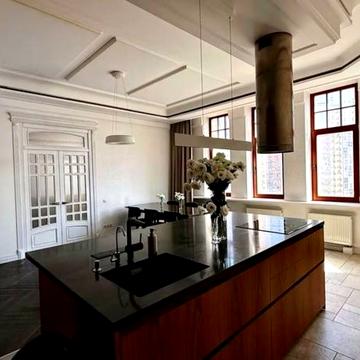 Генуезька вул., 36