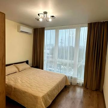 Романа Левицького вул., 4