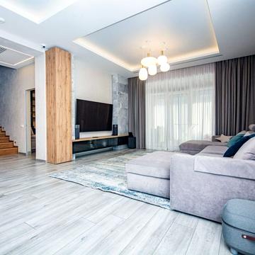 Петропавлівська вул., 53/38