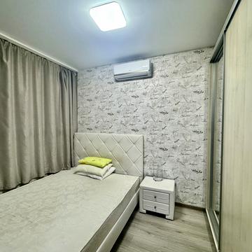 Петропавлівська вул., (Будинок)