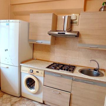 Ростиславська вул. (Маршала Рибалка), 1