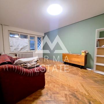 Ґарета Джонса вул. (Сімї Хохлових), 1