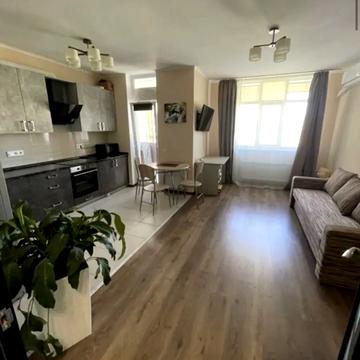 Петра Калнишевського вул. (Михайла Майорова), 6