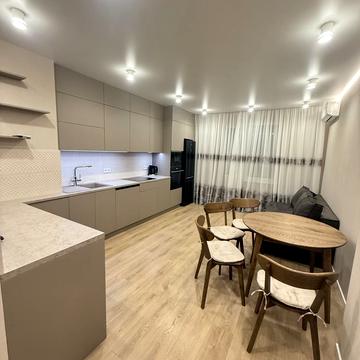 Львівська вул., 15