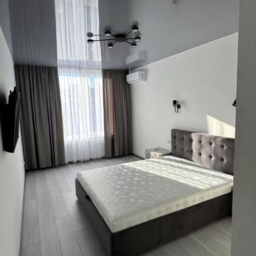 Степана Бандери вул., (Будинок 4)