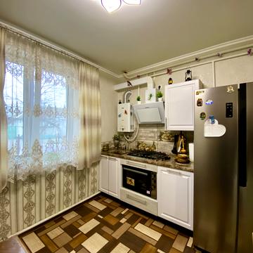 Дачна вул., 42