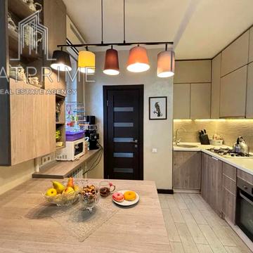 Авіаконструктора Антонова вул., 41