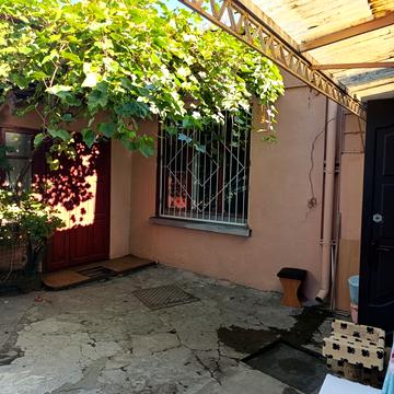 Гранітна вул., 24