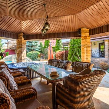 Валерія Лобановського вул.