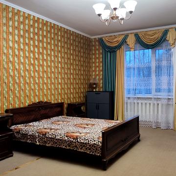 Захисників України вул. (1-го Травня), 8