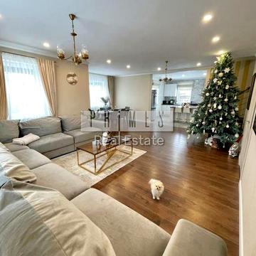 Ботанічна вул., 15