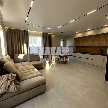 Київська вул., 7