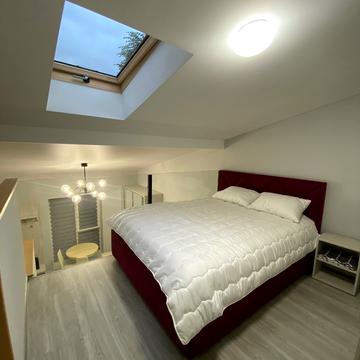 Марка Кропивницького пл., 4