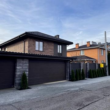 Зелена вул., 21