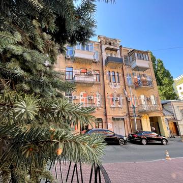 Малопідвальна вул., 4