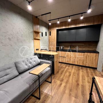 Зарічна вул., 4