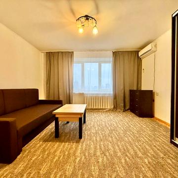 Карела Чапека вул. (Юліуса Фучика), 8