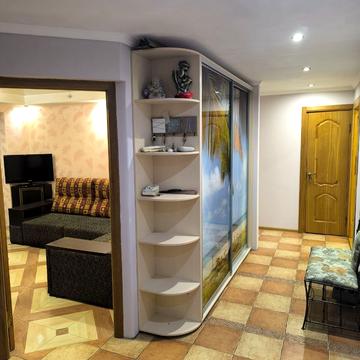 Євгена Танцюри вул., 27