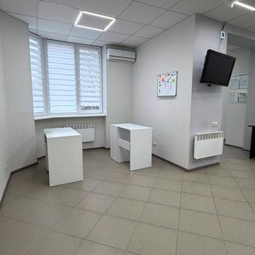 Андрія Малишка вул. (Льва Толстого), 81