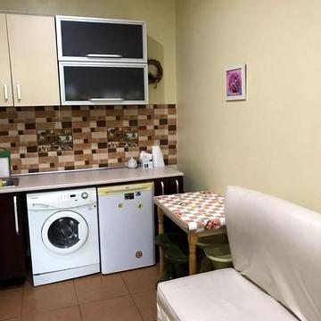 Парусна вул. (Героїв Сталінграду), 1а