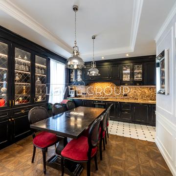 Лесі Українки бульв., 7-В