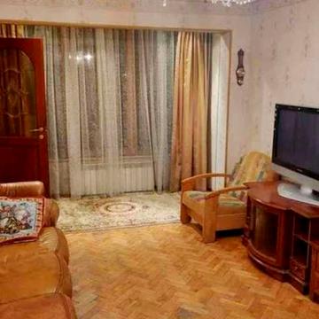 Пантелеймона Куліша вул. (Челябінська), 1