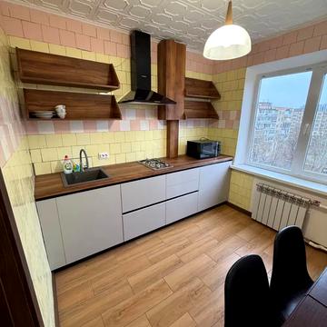 Героїв просп., 33