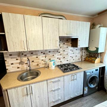 Української Дивізії вул., 14