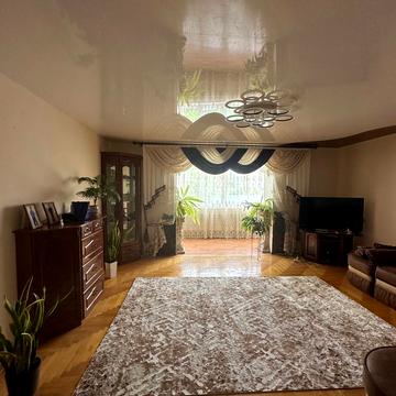 Дмитра Коцюбайла вул., 19а