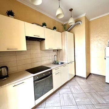 Перлинна вул., 2