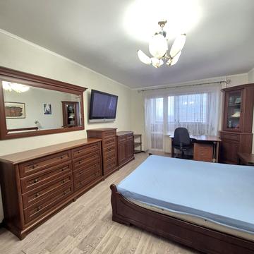 Миколи Василенка вул., 13