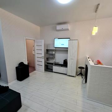 Парусна вул. (Героїв Сталінграду), 1-С